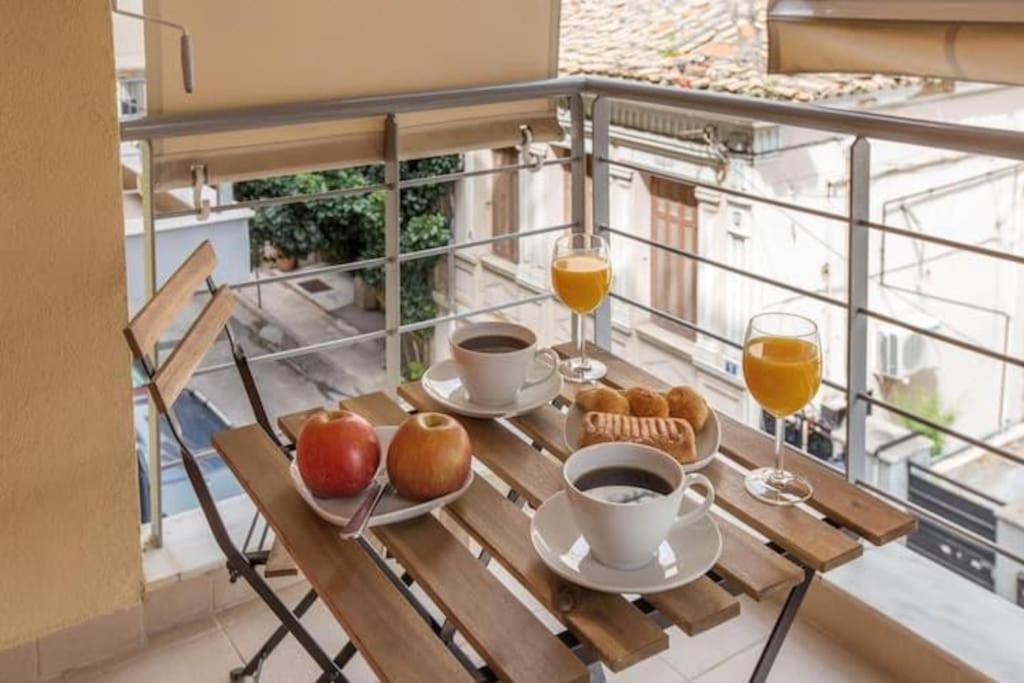 Modern Apartment In The Heart Of The City 아테네 외부 사진
